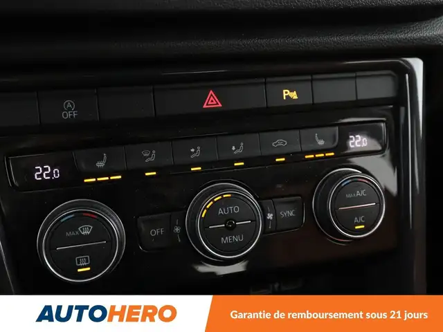 Volkswagen T-Roc view 28