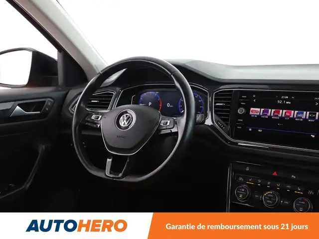 Volkswagen T-Roc view 13