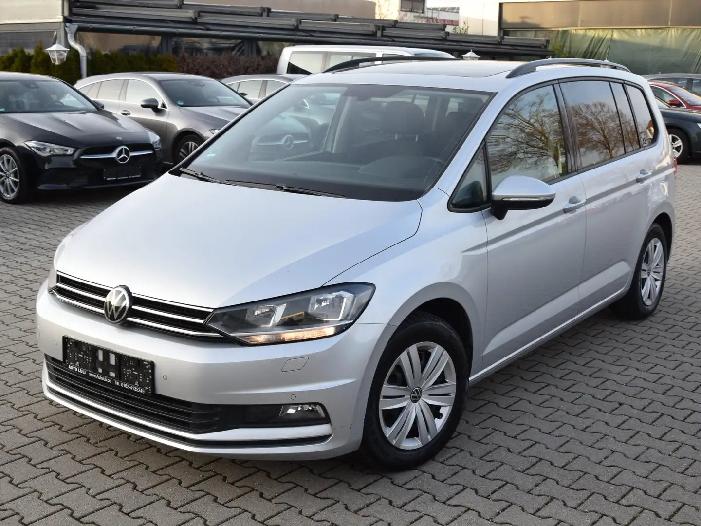 Volkswagen Touran Comfortline,NAVI,KAMERA,PDC,A-HOLD,PANORAMA Grau - 1