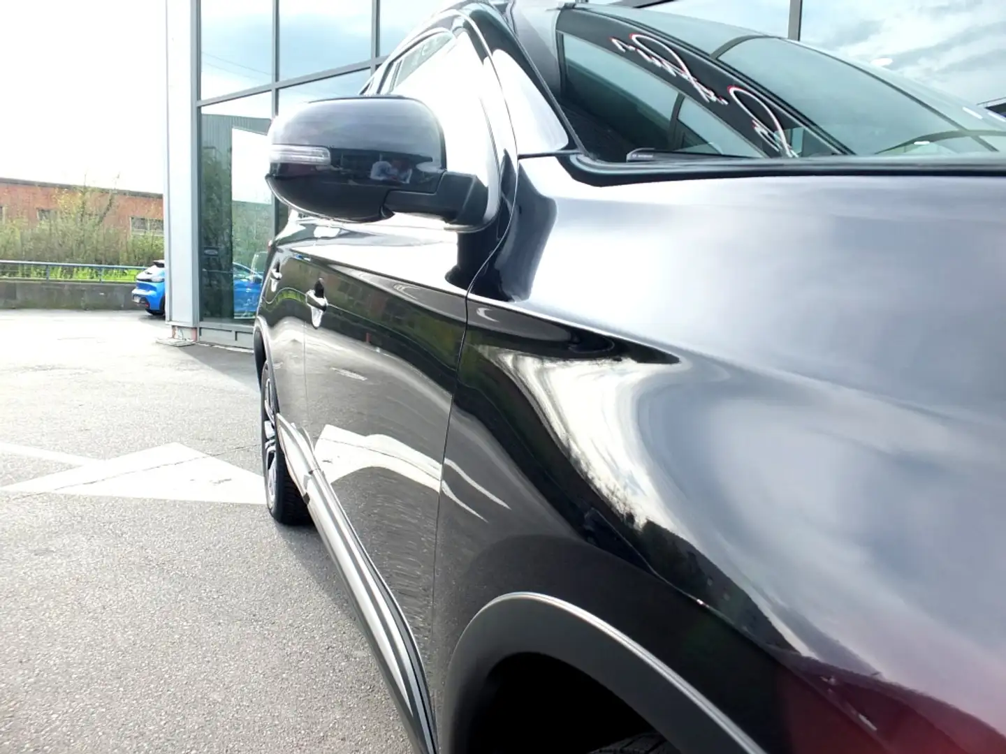 Mitsubishi Outlander 220DI-D Motion 2WD 7pl. Negro - 2