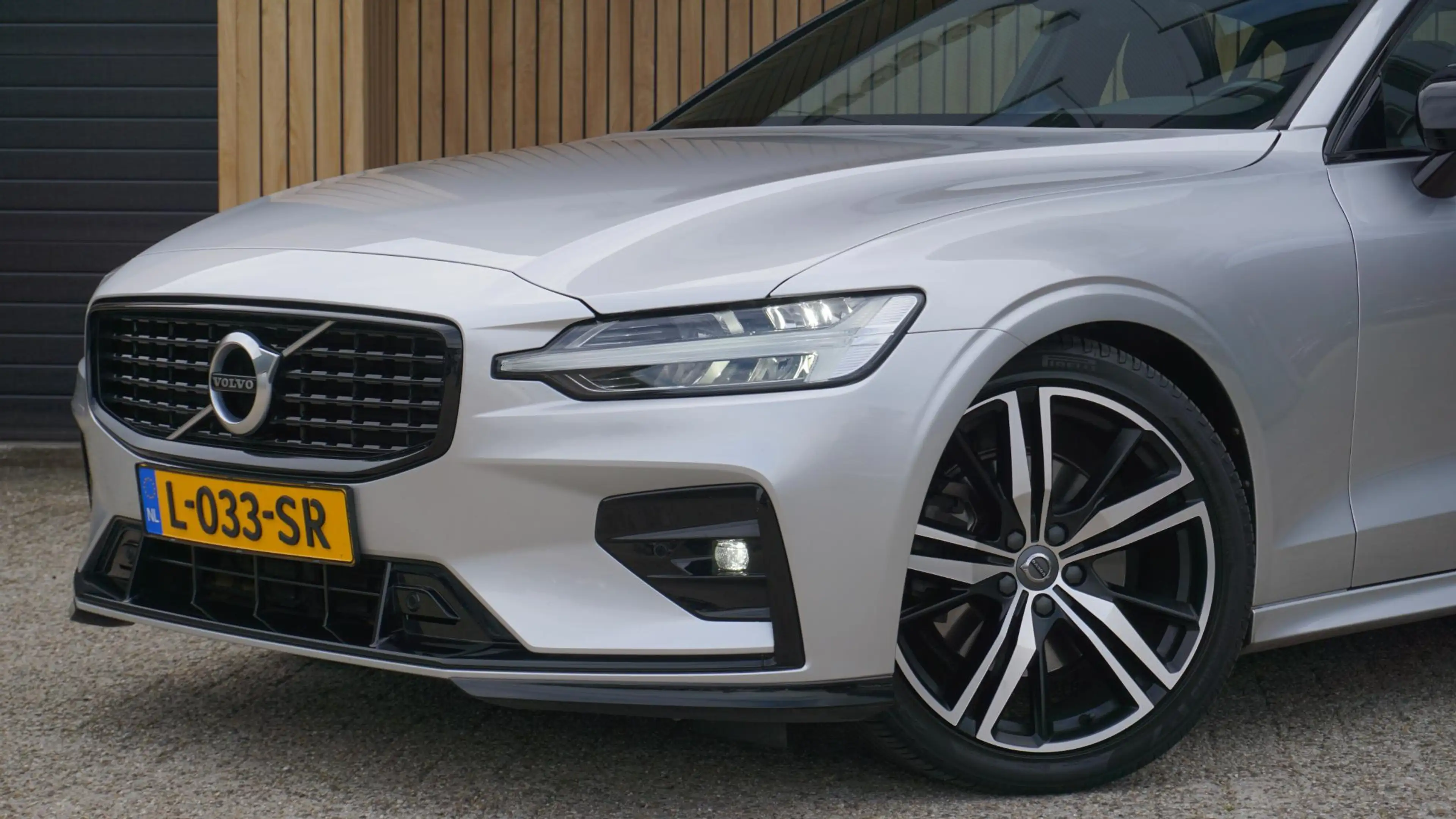 Volvo S60 2.0 163pk B3 R-Design & Style-Pack Pano.Dak *Black — photo 49
