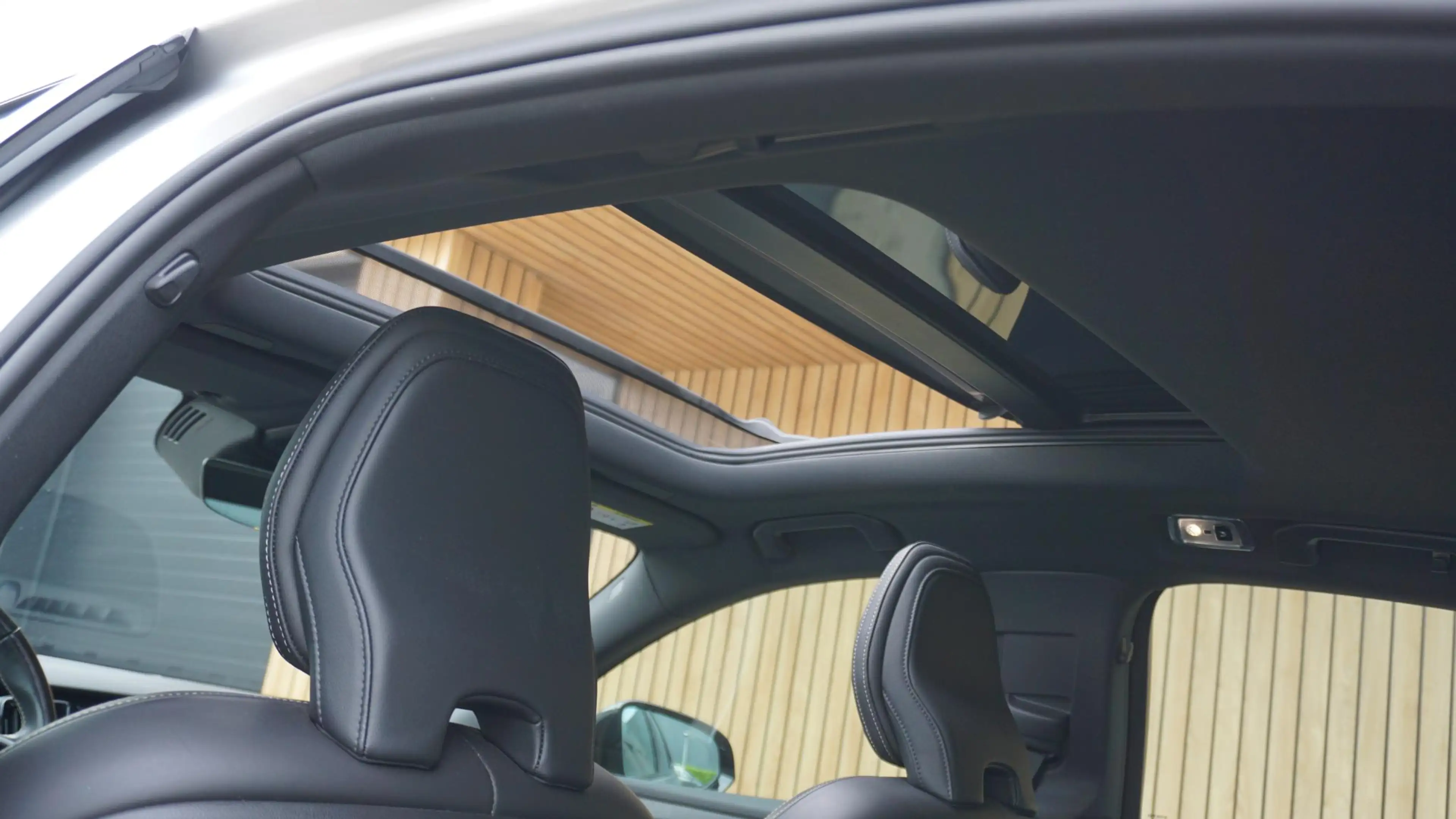 Volvo S60 2.0 163pk B3 R-Design & Style-Pack Pano.Dak *Black — photo 14