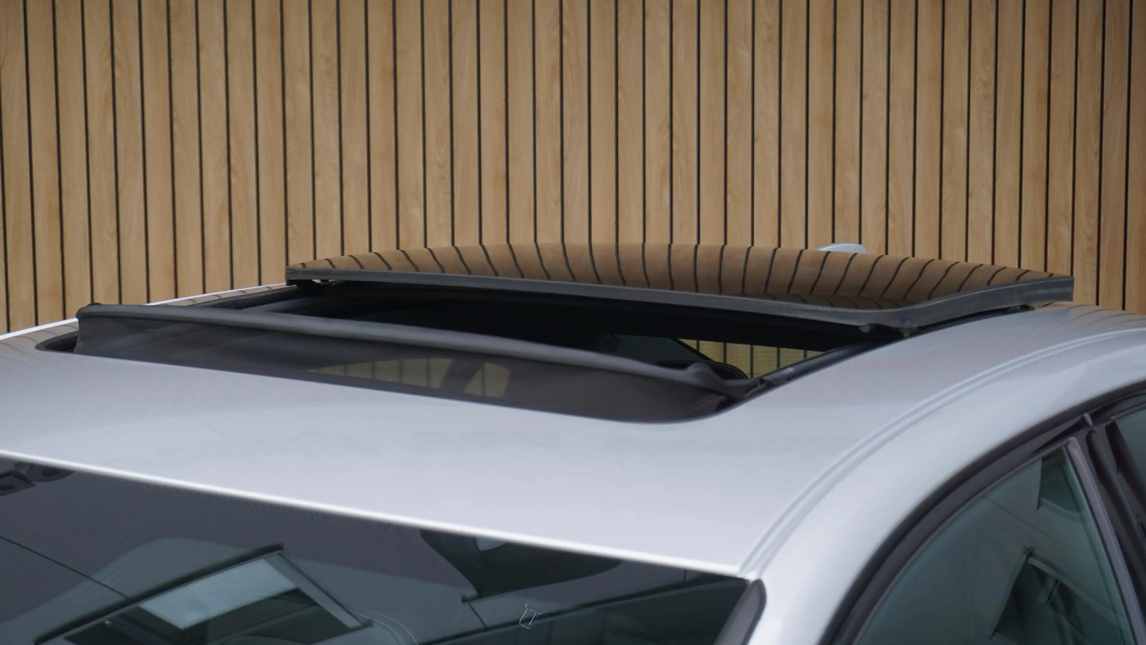 Volvo S60 2.0 163pk B3 R-Design & Style-Pack Pano.Dak *Black — photo 12