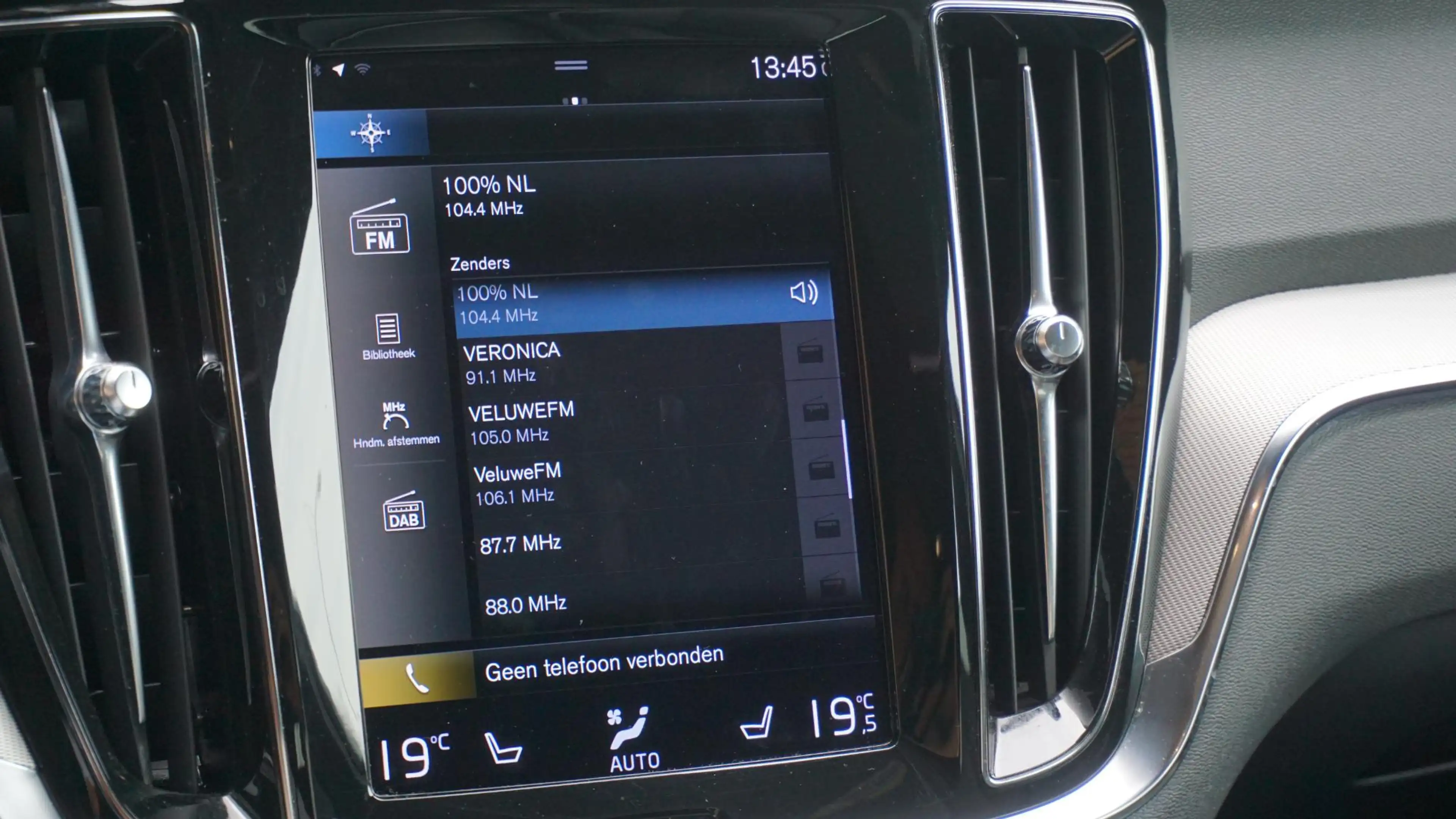Volvo S60 2.0 163pk B3 R-Design & Style-Pack Pano.Dak *Black — photo 22