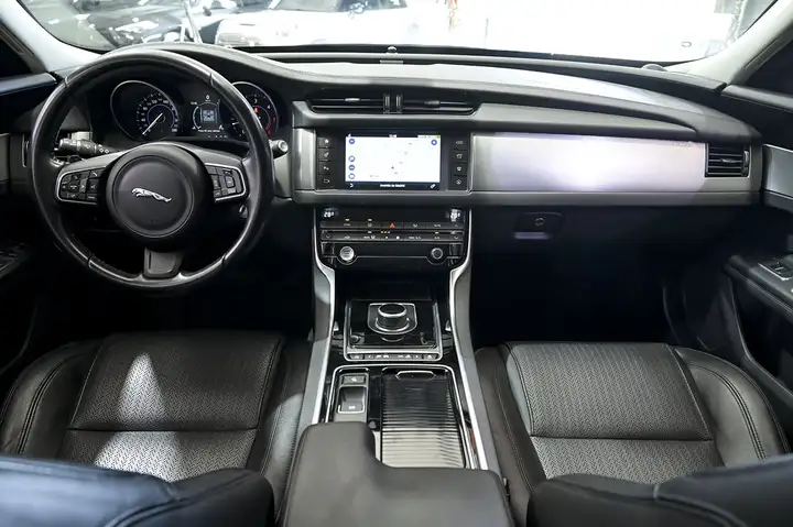 Jaguar XF 2.0 Diesel Prestige 2017, foto 8