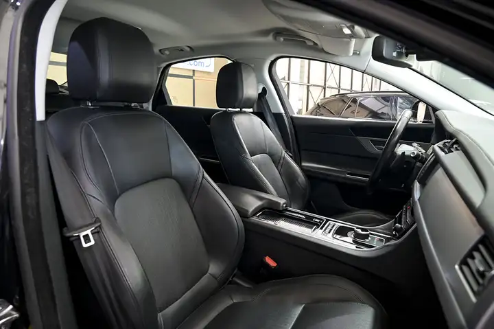 Jaguar XF 2.0 Diesel Prestige 2017, foto 44