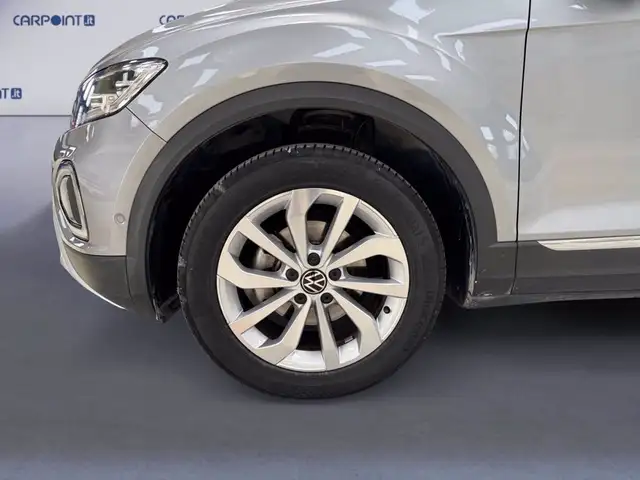 Volkswagen T-Roc view 15