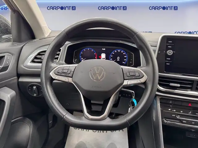 Volkswagen T-Roc view 13