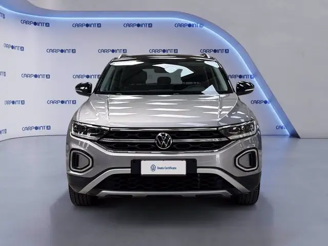 Volkswagen T-Roc view 9