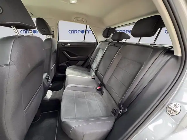 Volkswagen T-Roc view 14