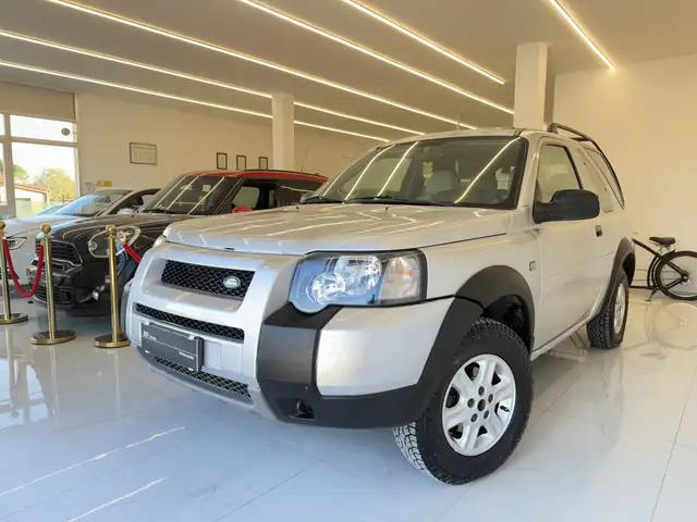 Land Rover Freelander 2.0 td4 3P gancio traino