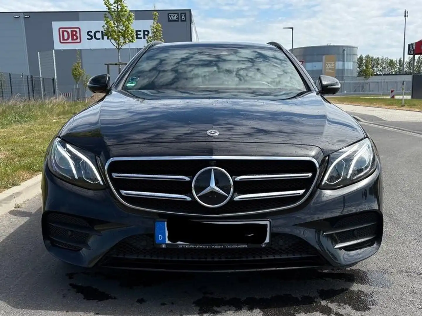 Mercedes-Benz E 400 E 400 4Matic T 9G-TRONIC AMG Line Schwarz - 2