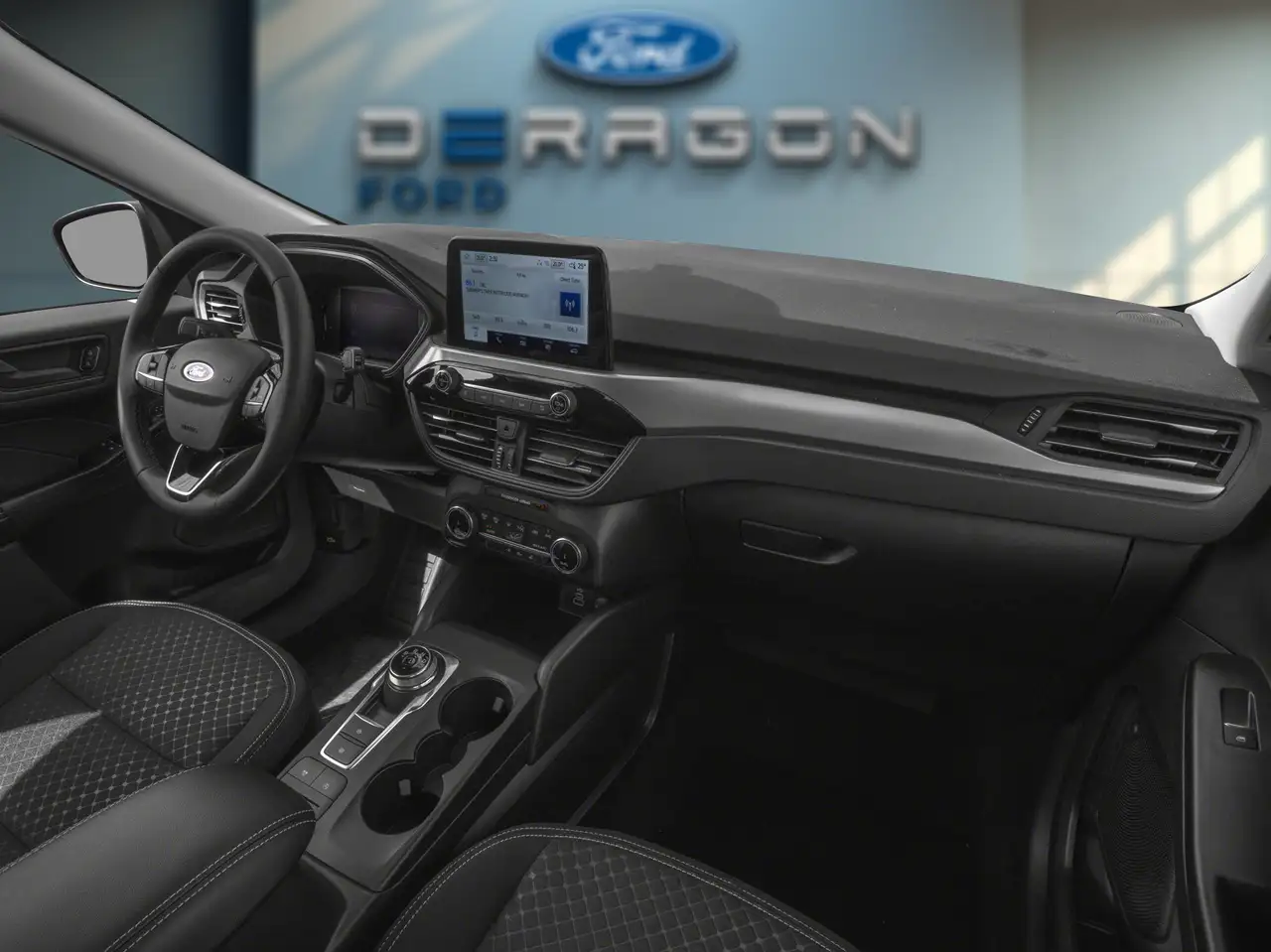 Ford Escape снимка Ford Escape