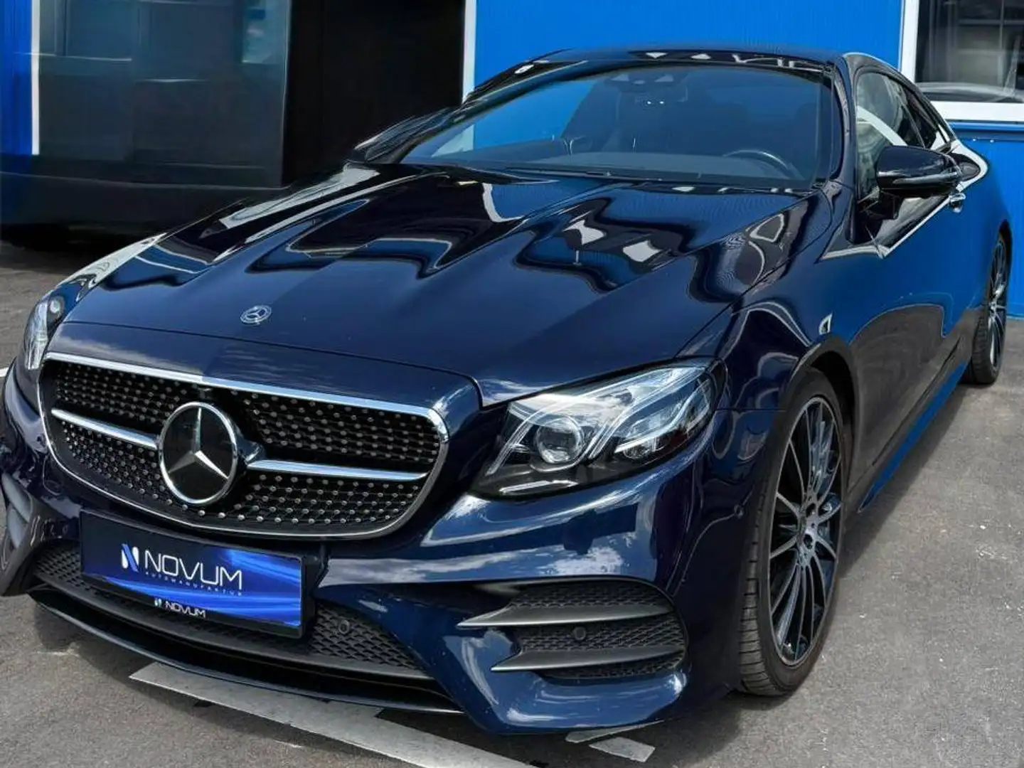 Mercedes-Benz E 200 E 200 (238.342) Blau - 2