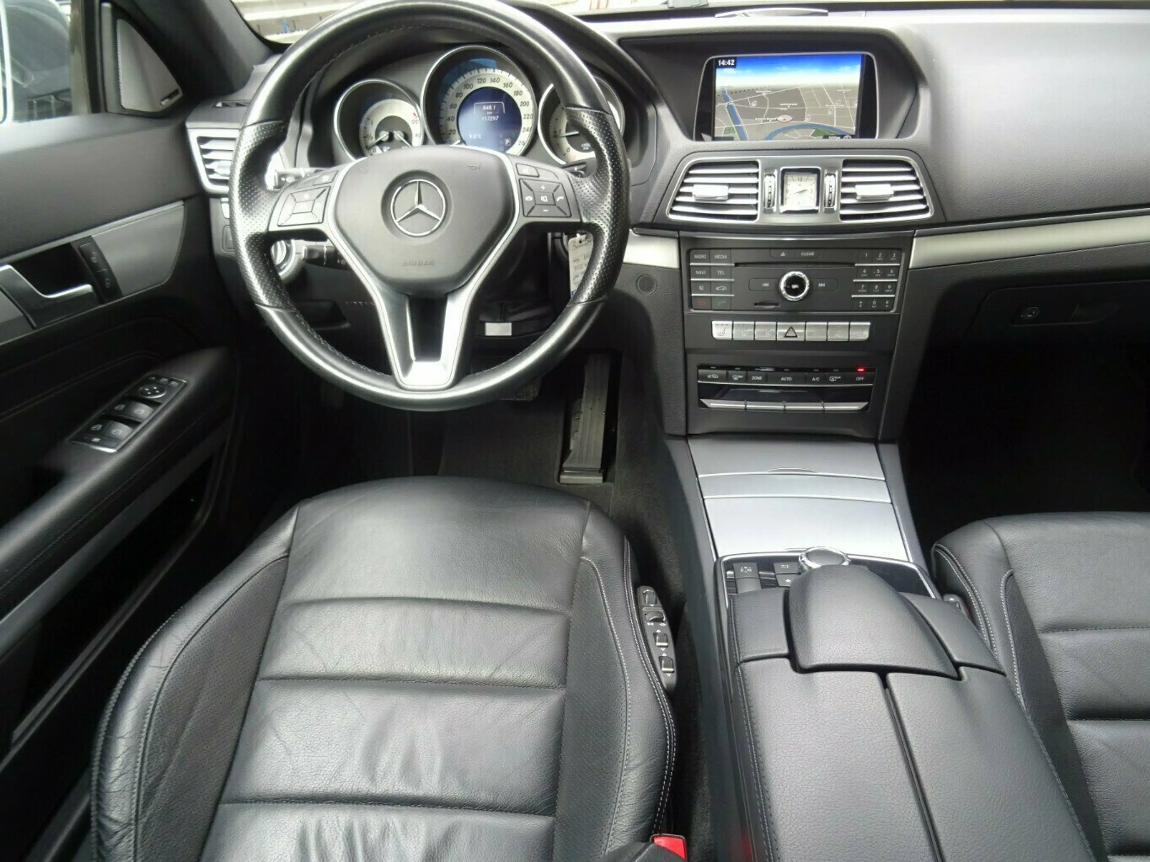 Mercedes-Benz E 250 Coupe D BT Avantg 9G-Tronic,Sportpaket,Comand,Lede — photo 4