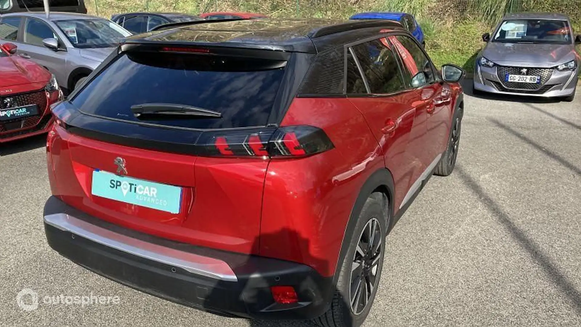 Peugeot 2008 e-2008 136ch GT - 2