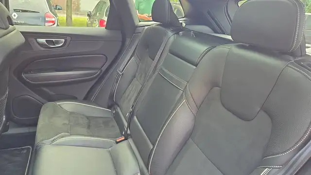 Volvo XC60 view 9