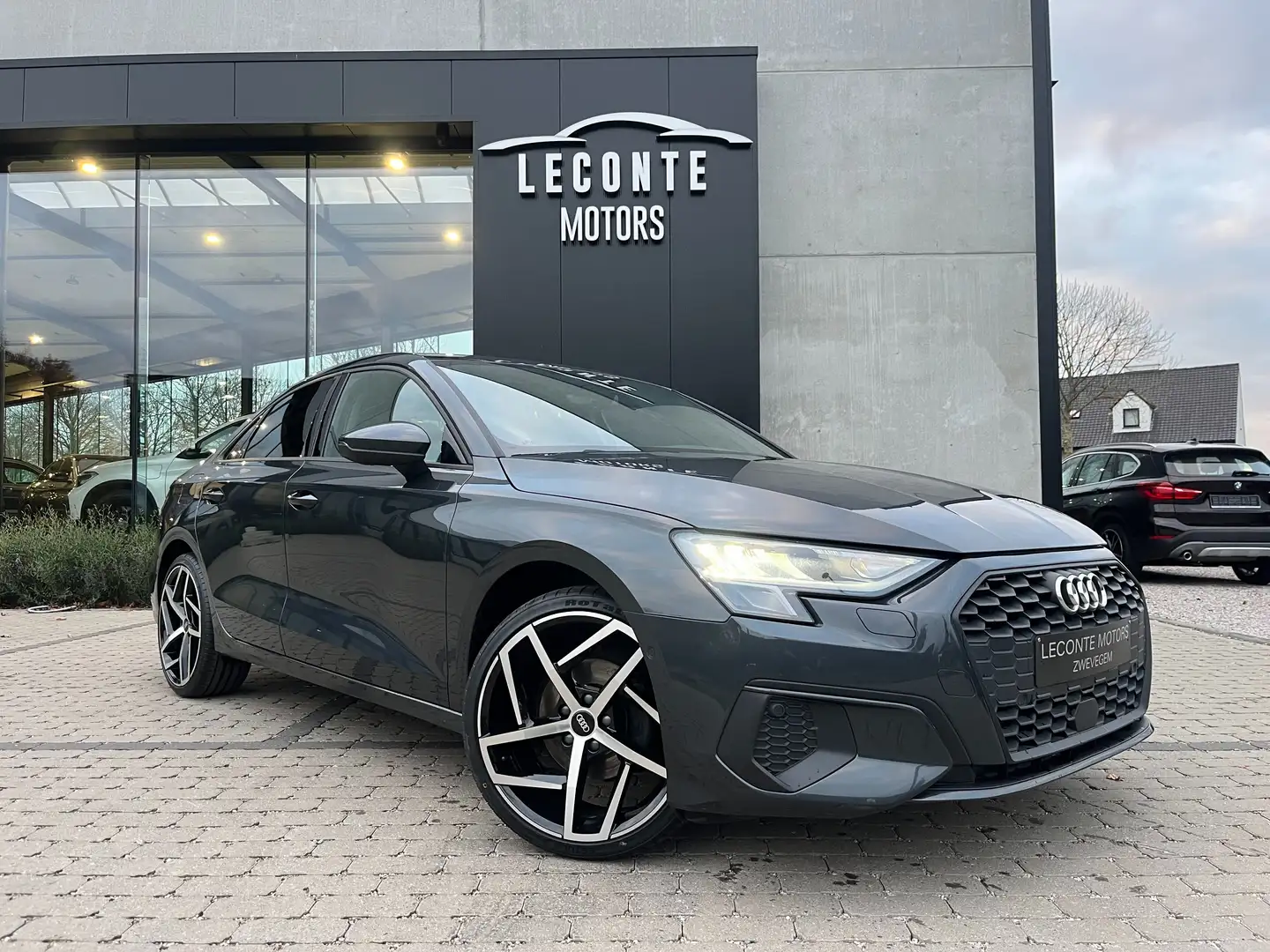 Audi A3 A3 30 TFSI Berline S-Tronic Sportzetels/Camera/... Grijs - 1