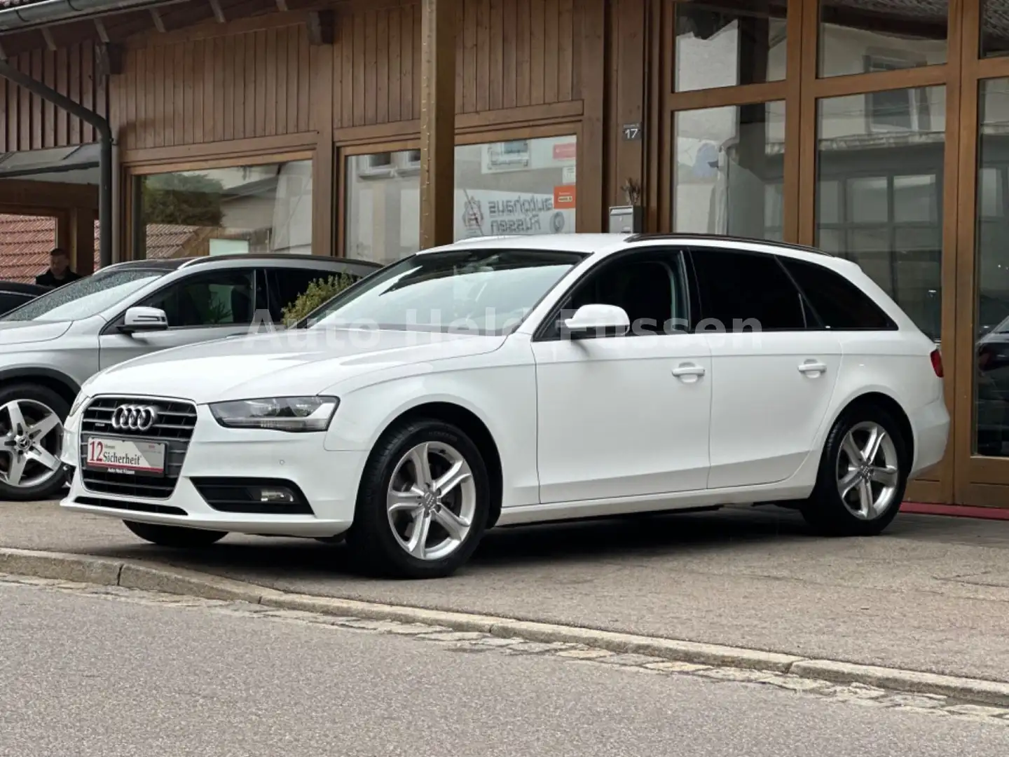 Audi A4 Avant Attraction quattro Aut Navi Lane ACC Blanc - 2