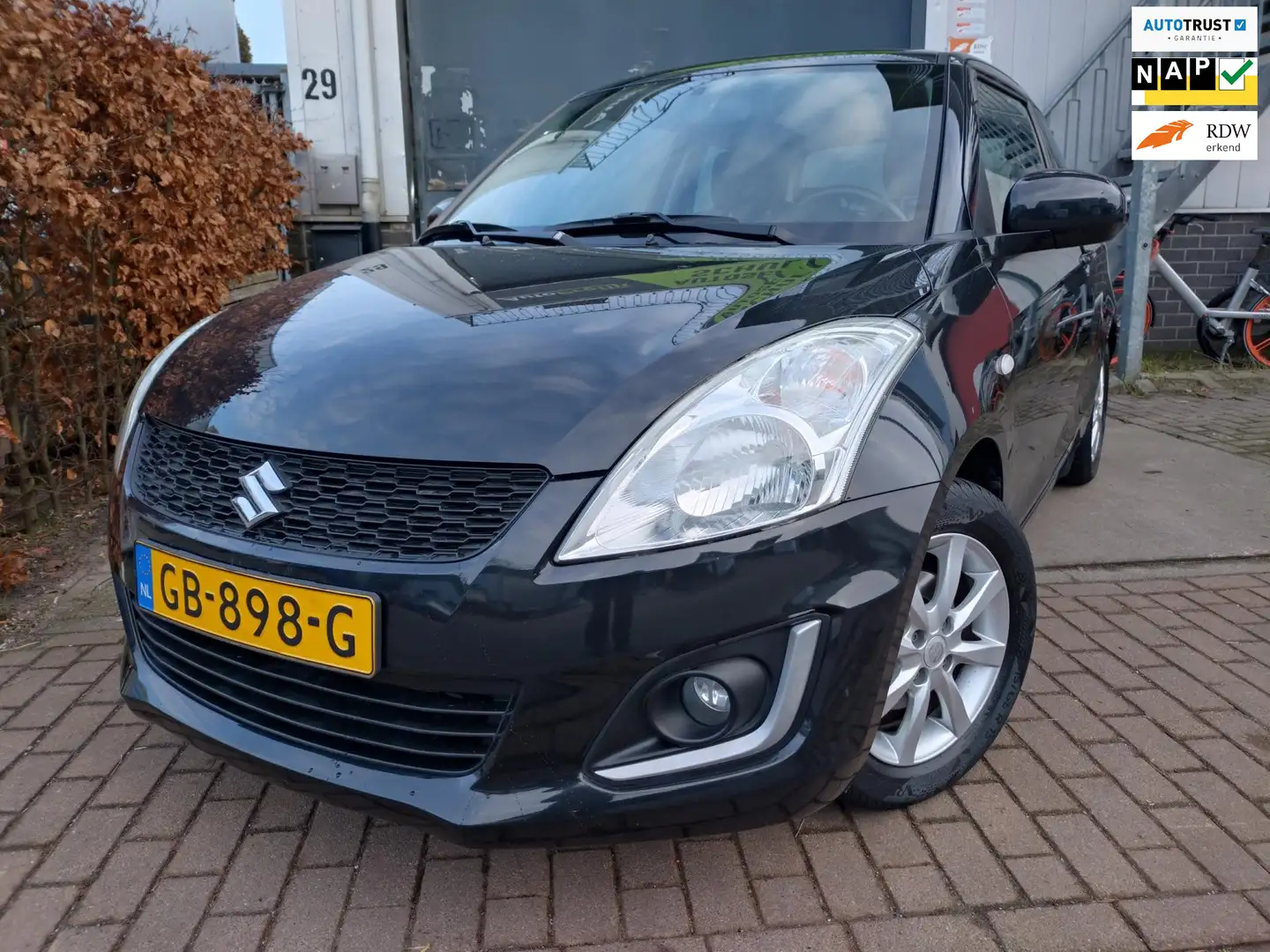 Suzuki Swift 1.2 Comfort EASSS Noir - 1