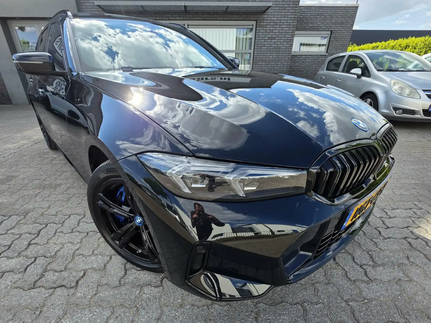 BMW 330 3-serie Touring 330e LCI|Msport|HUD|H&K|Mstoelen|P Noir - 2