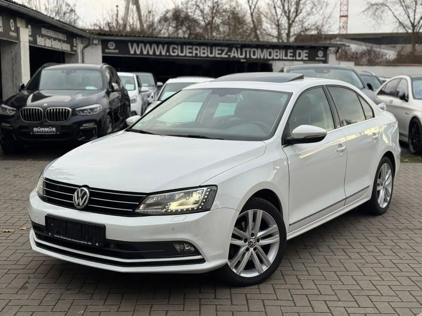 Volkswagen Jetta VI 2,0 TDI BMT DSg*Navi*BiXenon*GSD*EU6 Weiß - 1