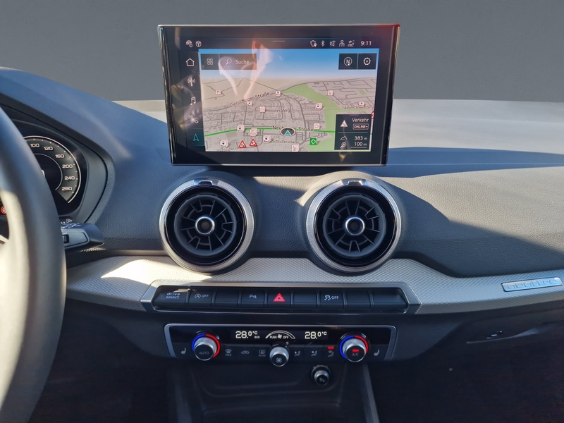 Audi Q2 40 TFSI qu S line AHK S-Sitze KAMERA NAVI ACC — photo 13