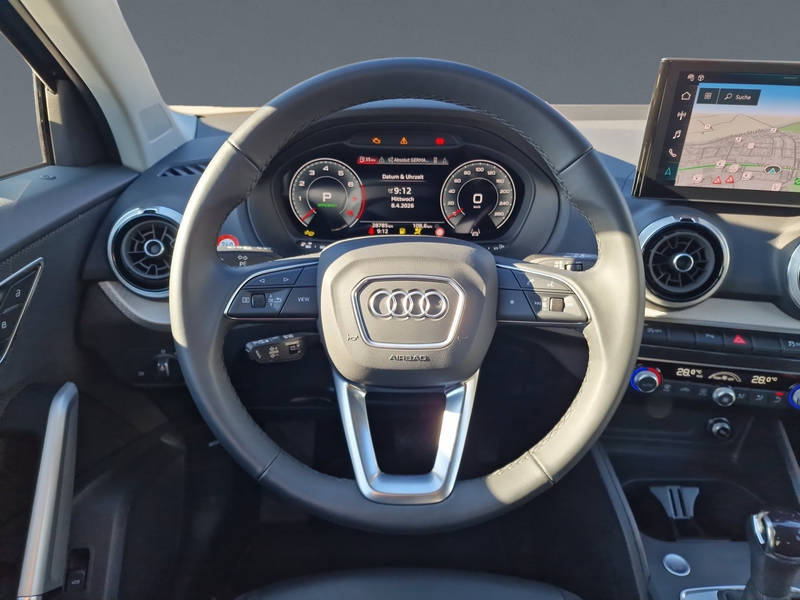 Audi Q2 40 TFSI qu S line AHK S-Sitze KAMERA NAVI ACC — photo 12