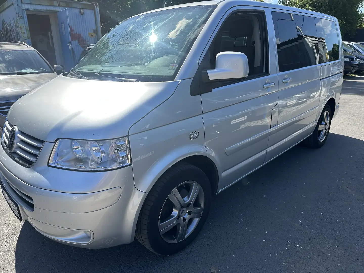 Volkswagen T5 Multivan CRUISE 2,5 TDI KLIMA STANDHEIZUNG NAVI ALU TEMPO Silber - 1
