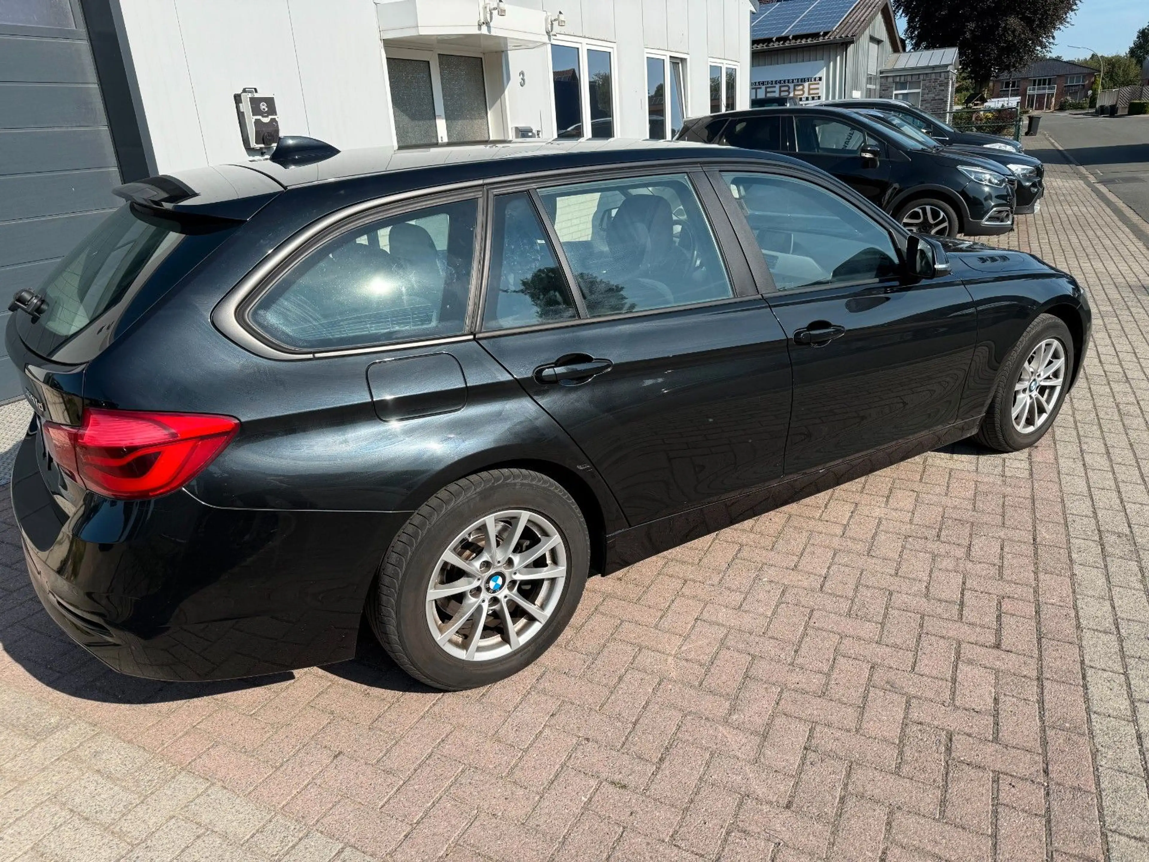 BMW 320 3 Touring 320 d xDrive — photo 5