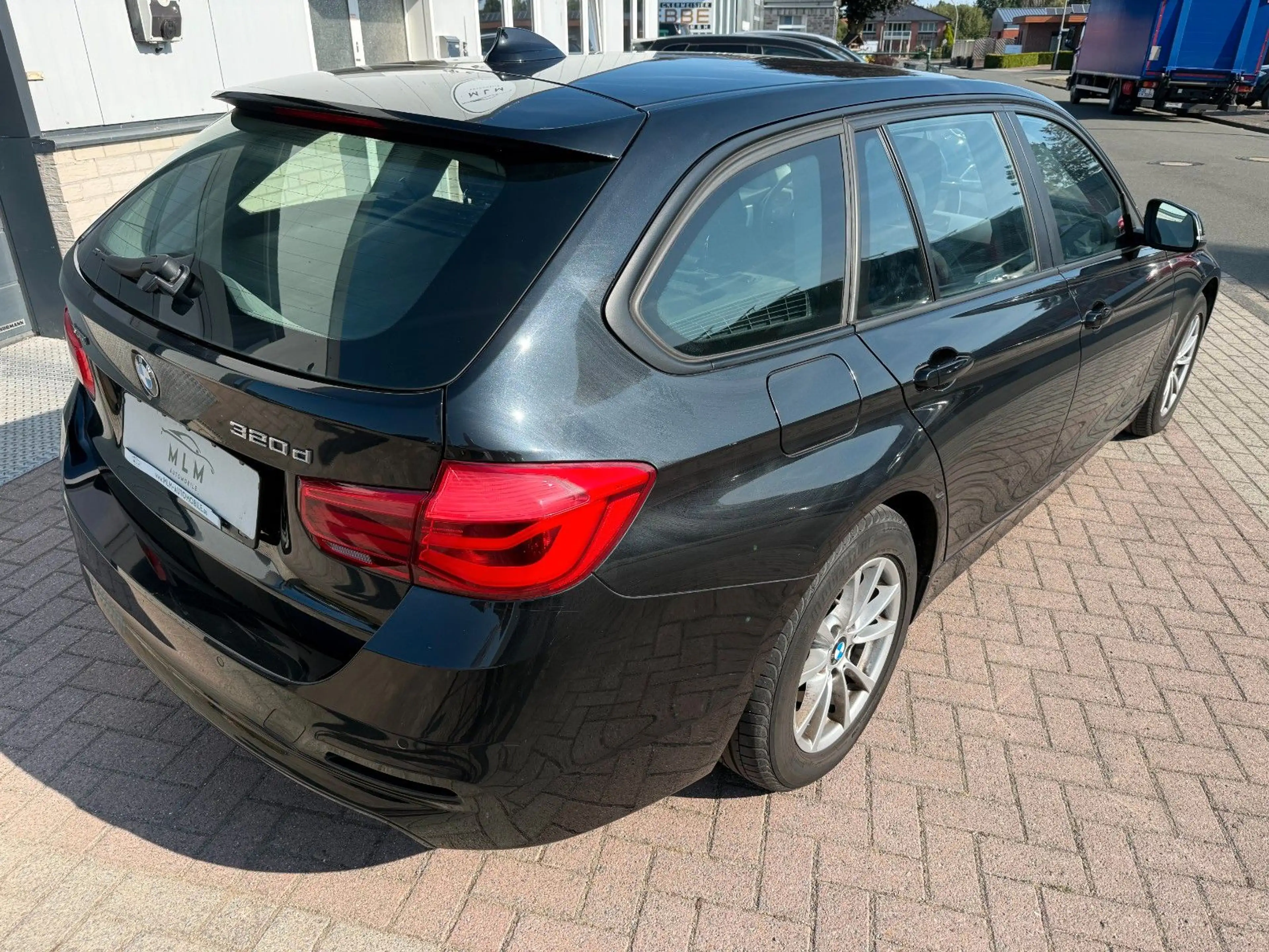 BMW 320 3 Touring 320 d xDrive — photo 6