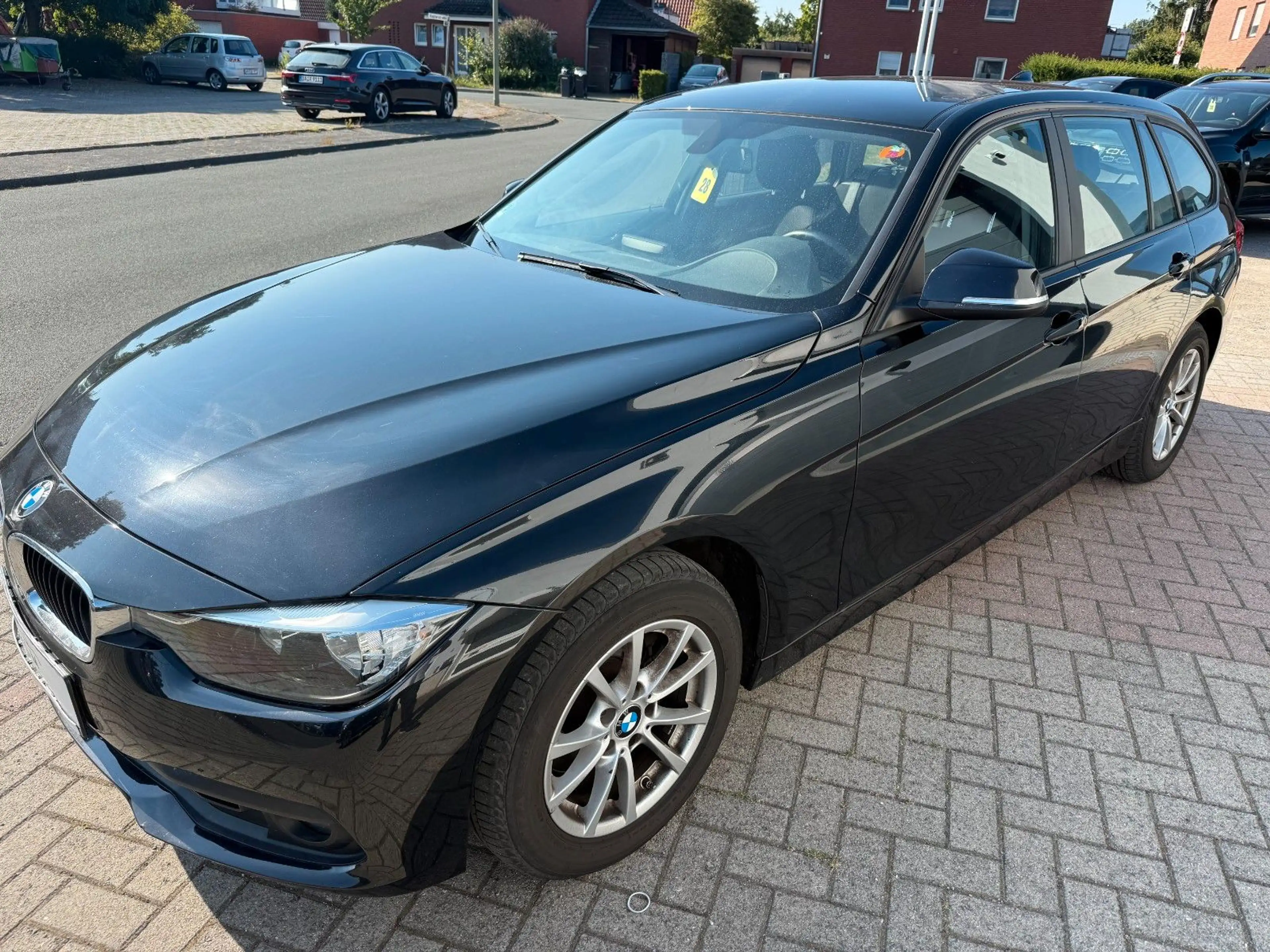 BMW 320 3 Touring 320 d xDrive — photo 11