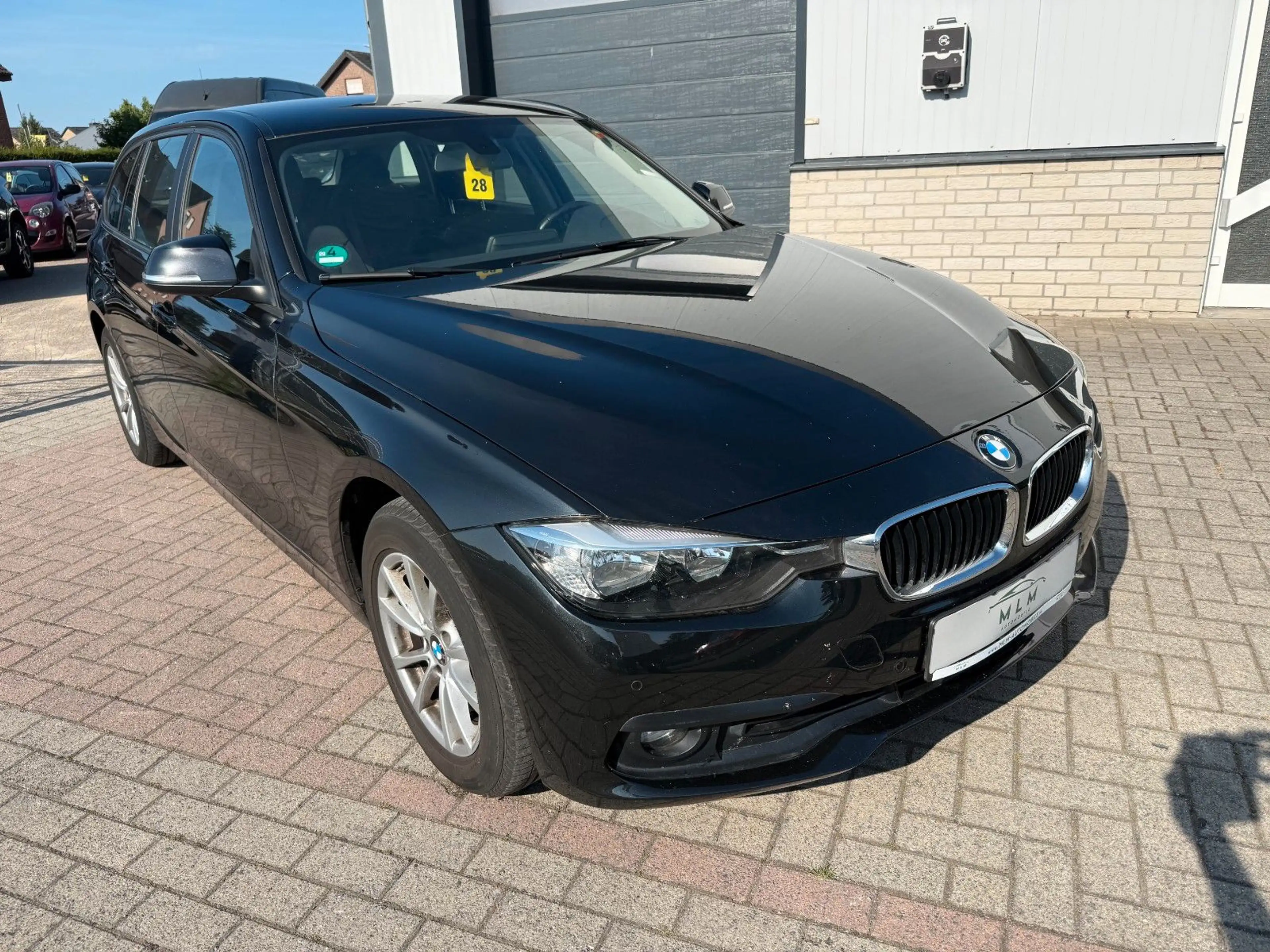 BMW 320 3 Touring 320 d xDrive — photo 2