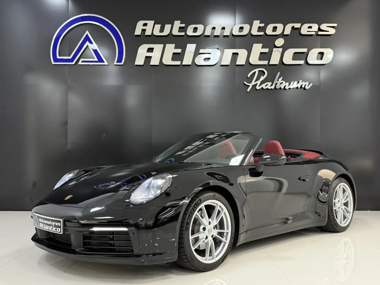 Porsche 992 Carrera Cabriolet PDK Schwarz - 2