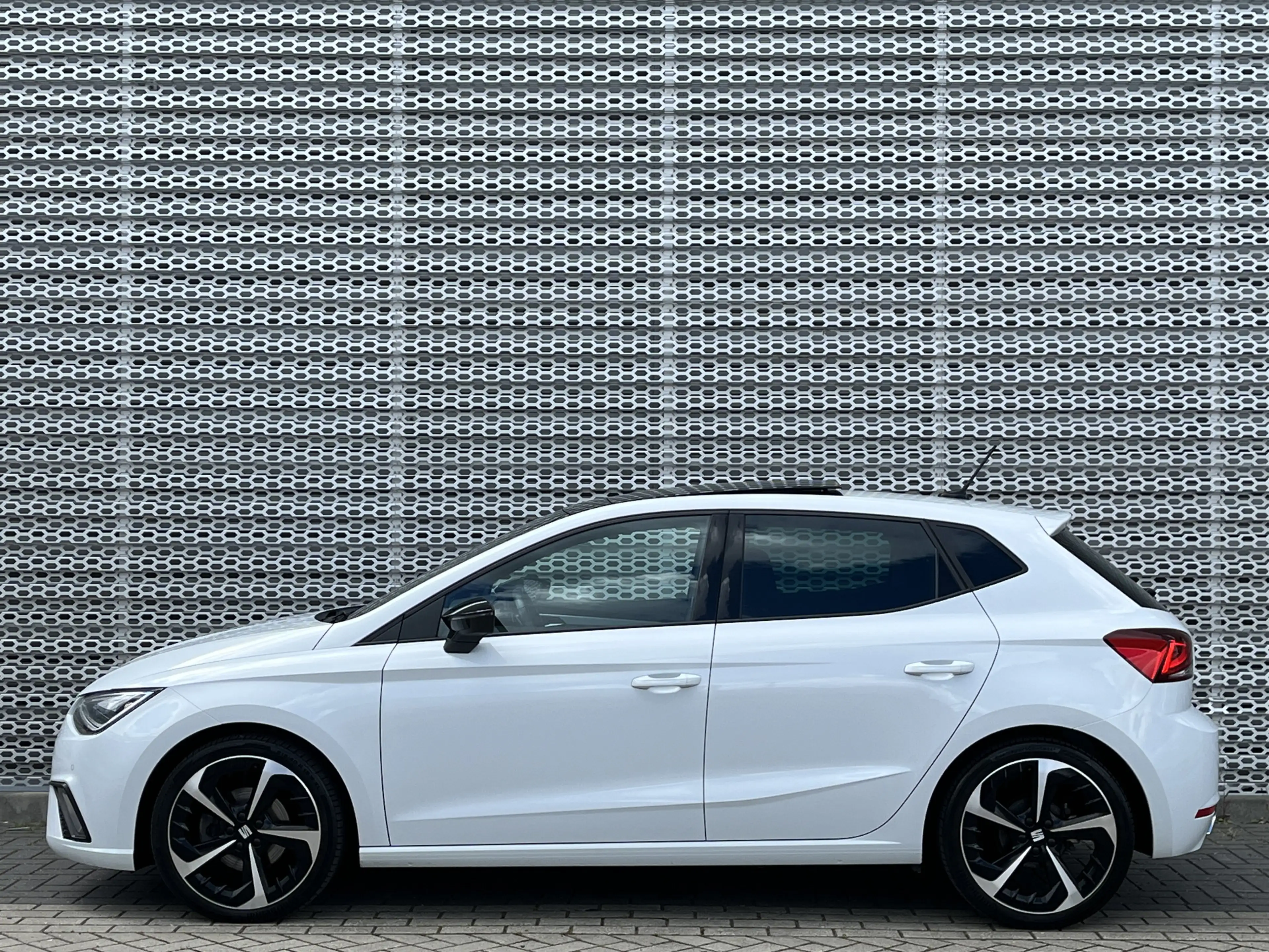 SEAT Ibiza 1.0 TSI FR / Panoramadak / Digitale Cockpit / LED — photo 6