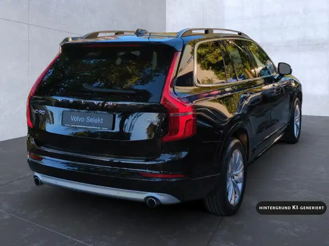 Volvo XC90 view 7