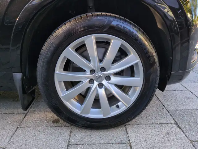 Volvo XC90 view 23