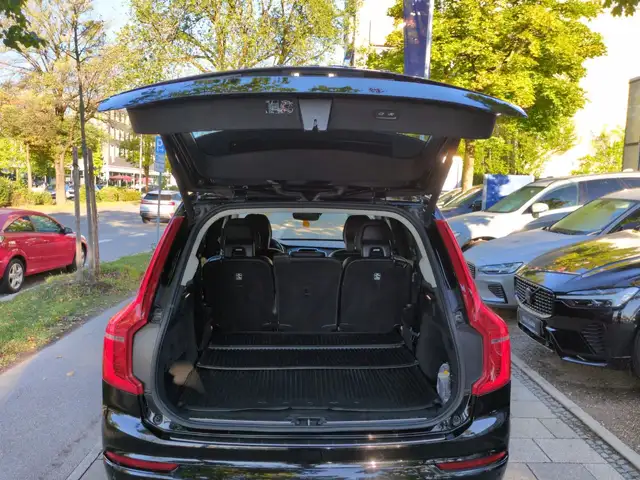 Volvo XC90 view 24