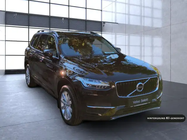Volvo XC90 view 8