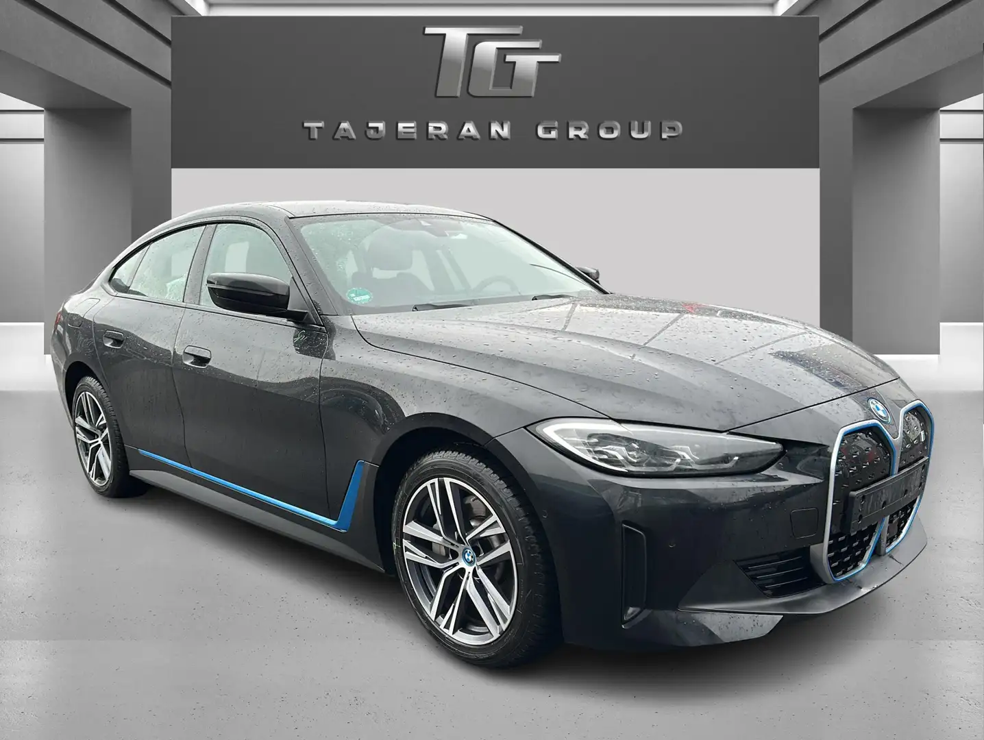 BMW i4 40 eDrive WideScreen Leder Navi LED R.Cam Noir - 2