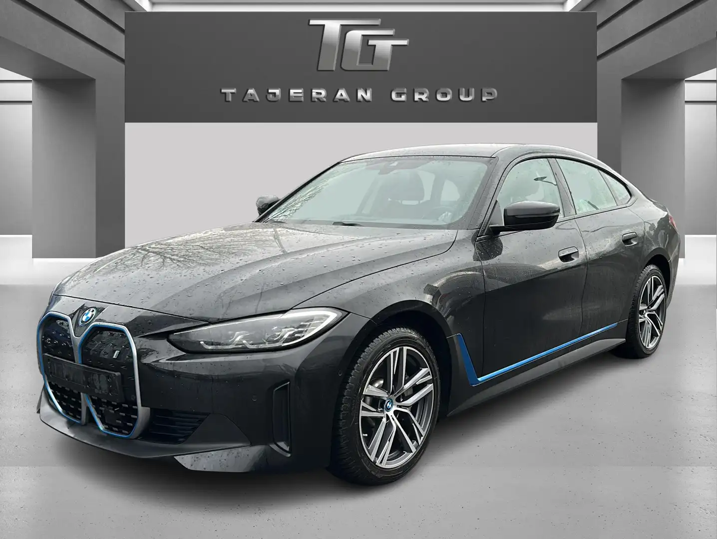 BMW i4 40 eDrive WideScreen Leder Navi LED R.Cam Noir - 1