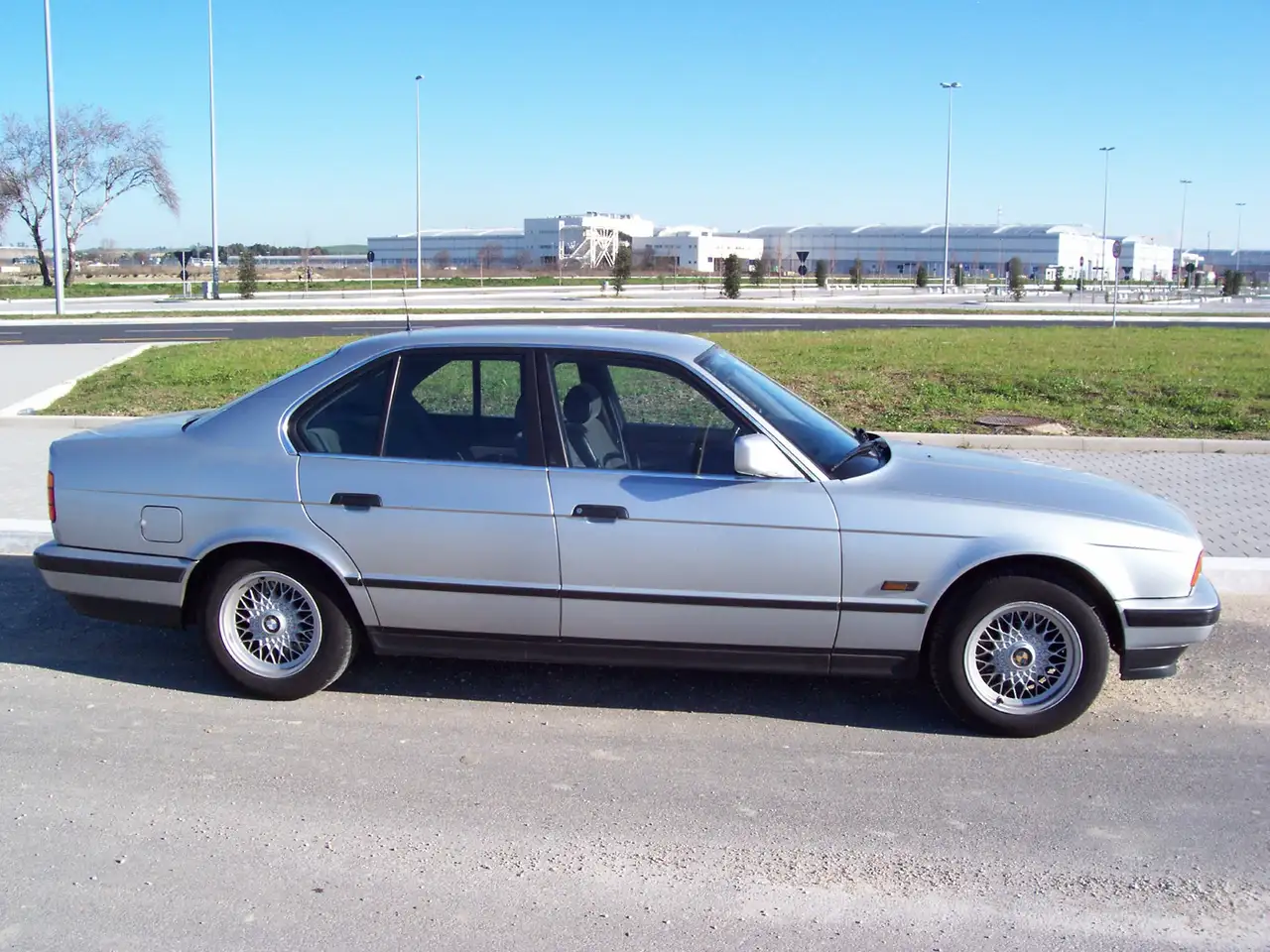 BMW 520i c/abs auto, foto 2
