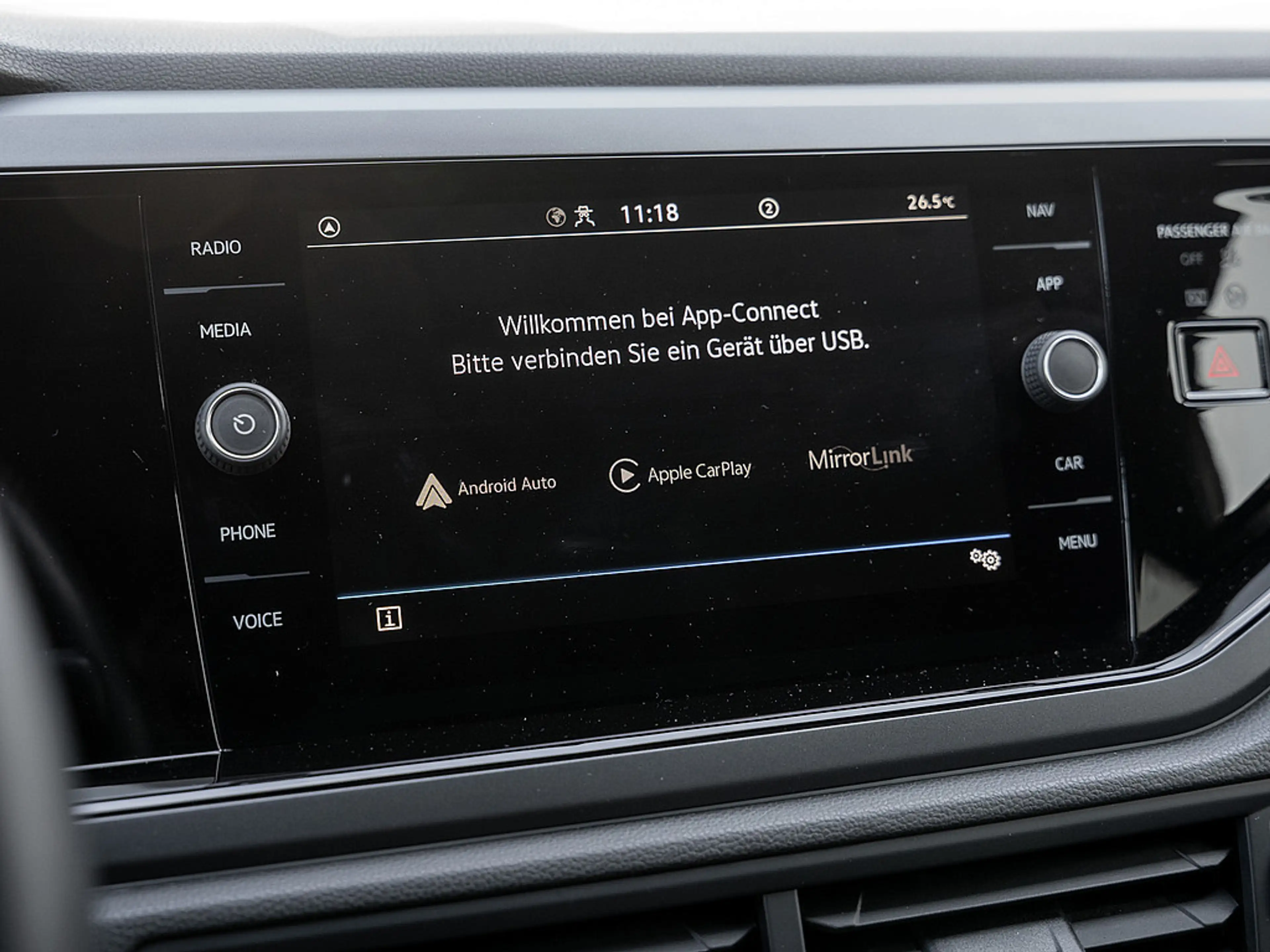 Volkswagen Taigo 1.5 TSI R-Line KAM MATRIX SHZ PDC KLIMA — photo 8