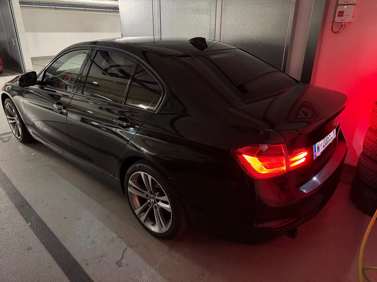 BMW 320 320d 135kw 184ps Schwarz - 1