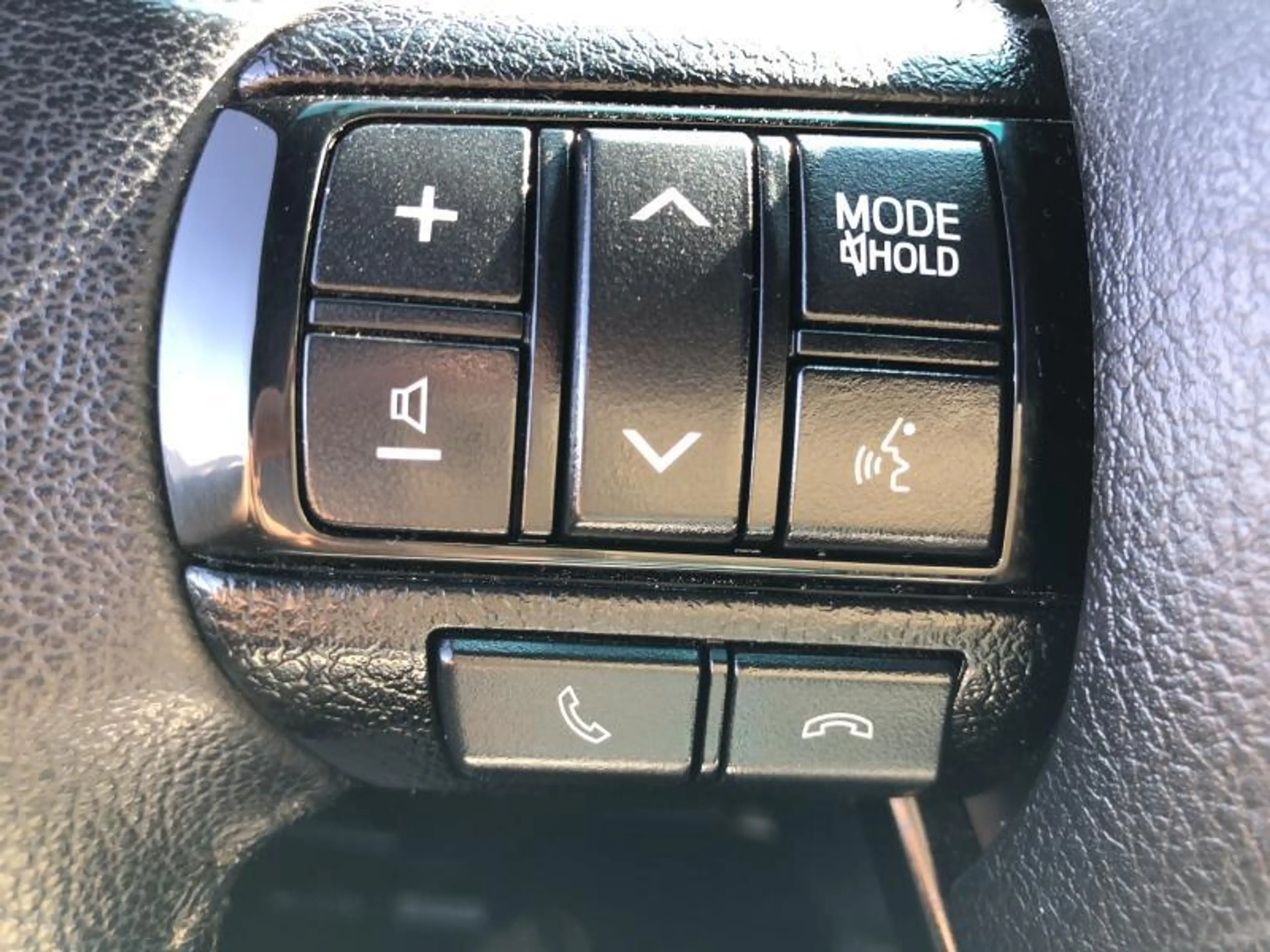Toyota Hilux Invincible — photo 15