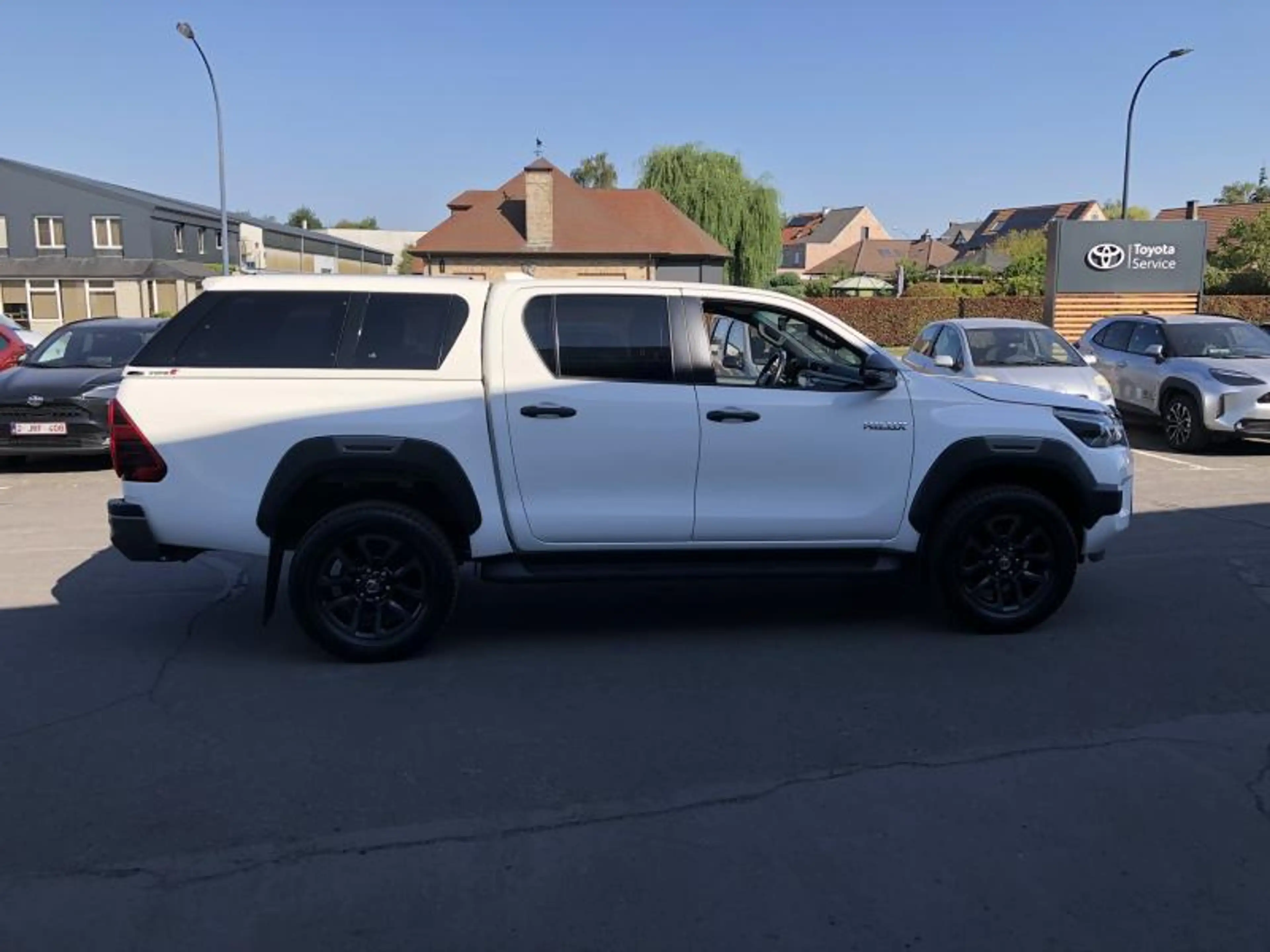 Toyota Hilux Invincible — photo 6