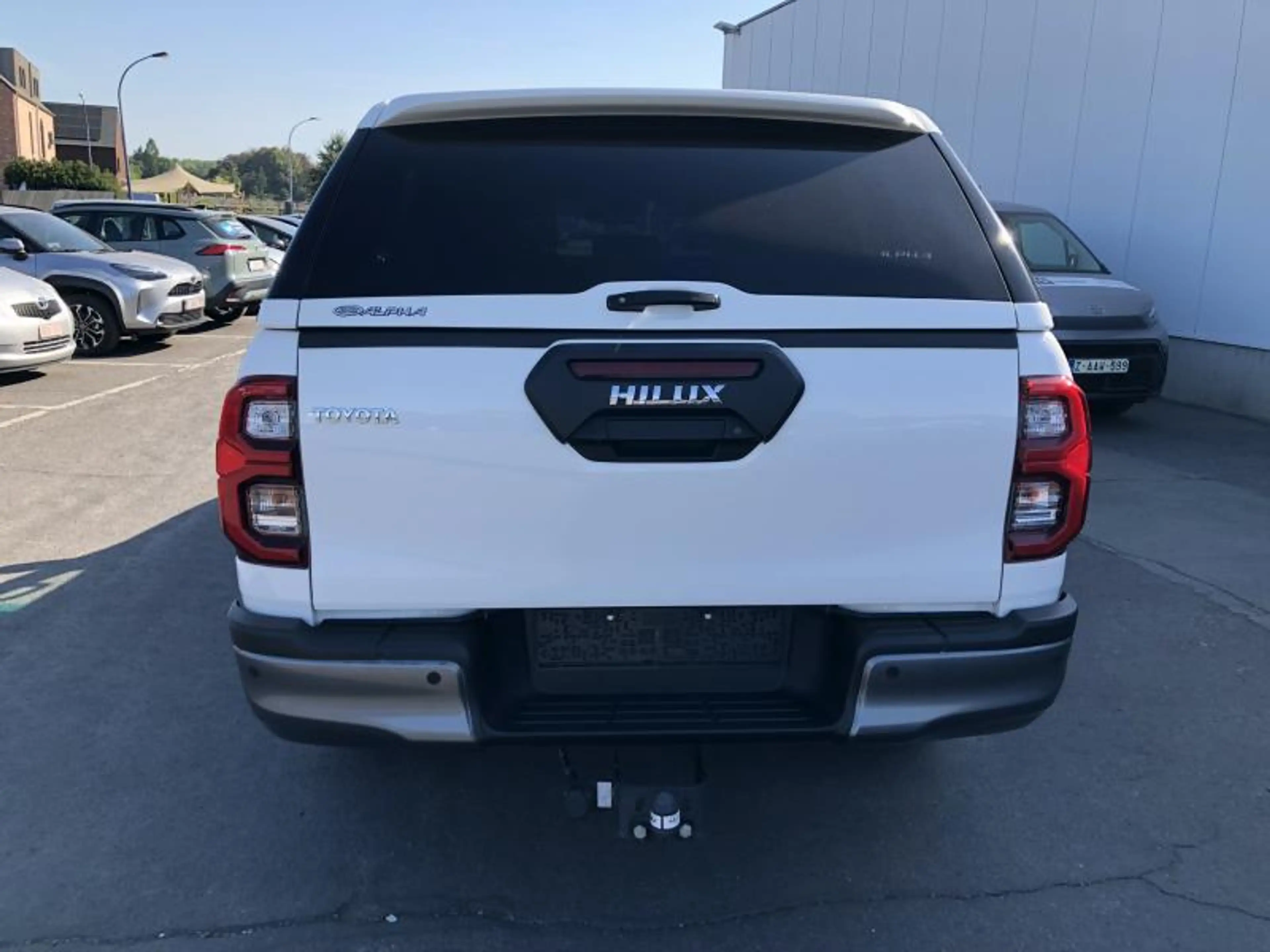 Toyota Hilux Invincible — photo 4