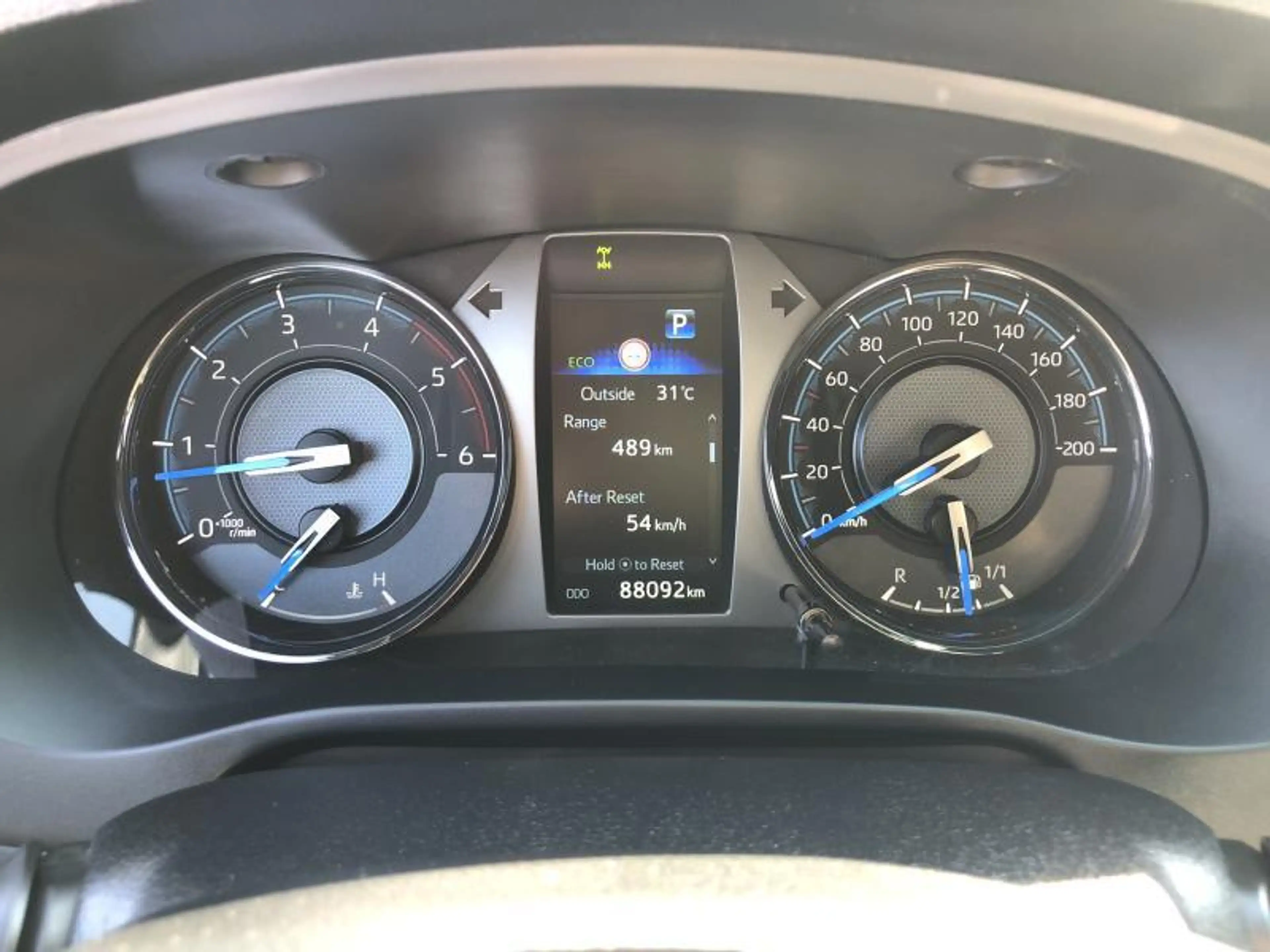 Toyota Hilux Invincible — photo 14