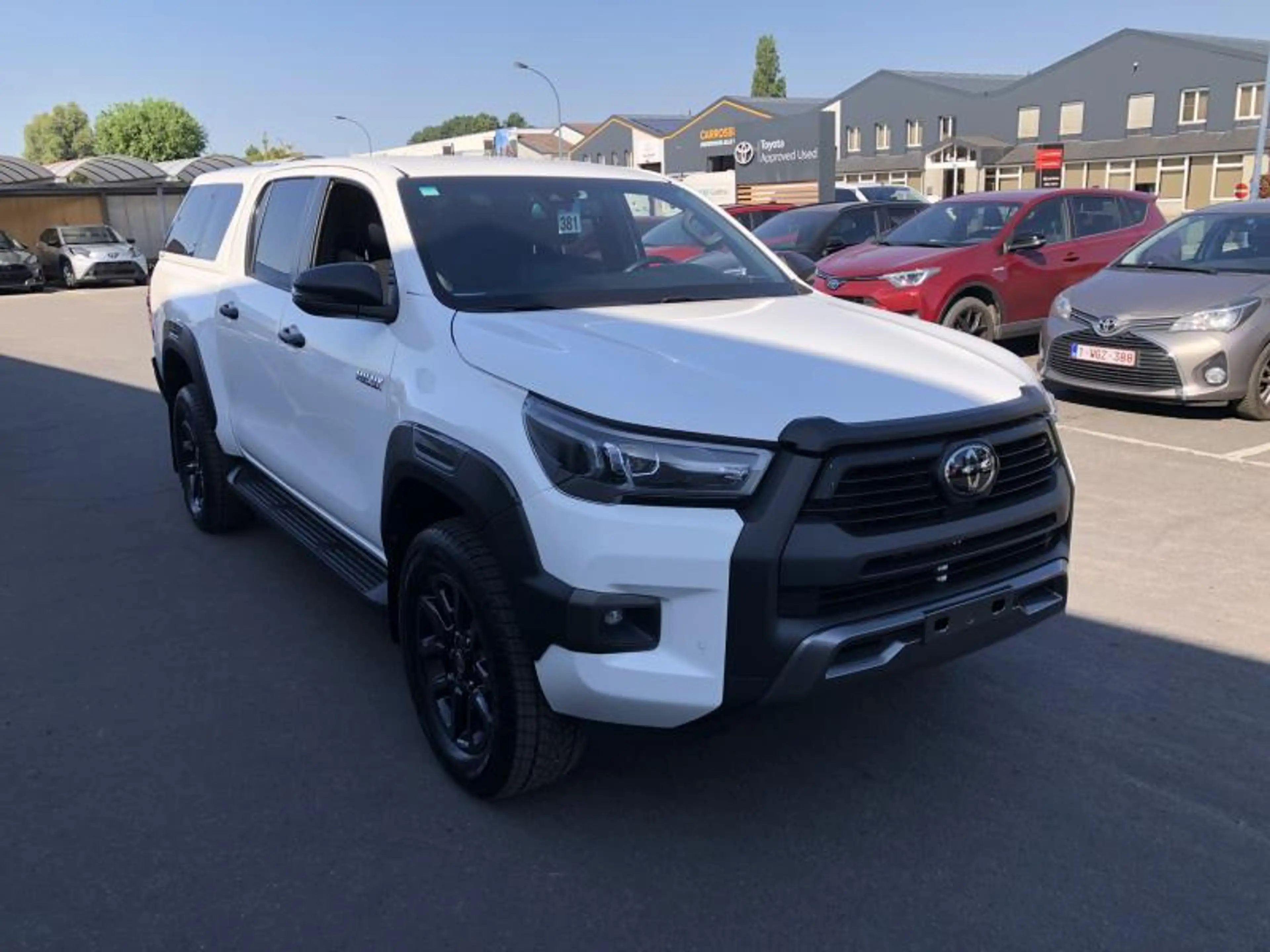 Toyota Hilux Invincible — photo 7