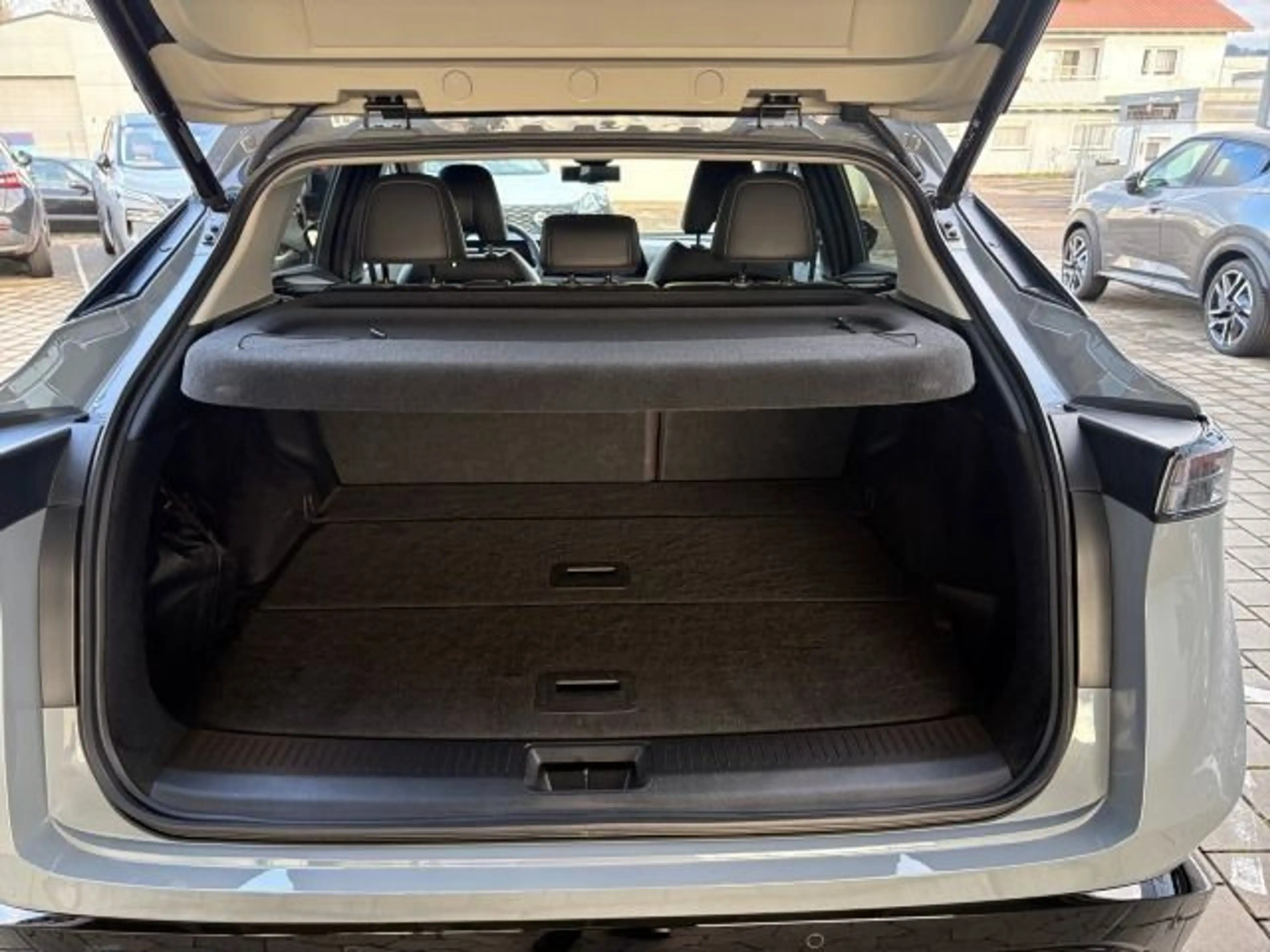 Nissan Ariya ARIYA 87 kWh e-4ORCE Evolve Pack 4x4 LED 360° 20 — photo 10